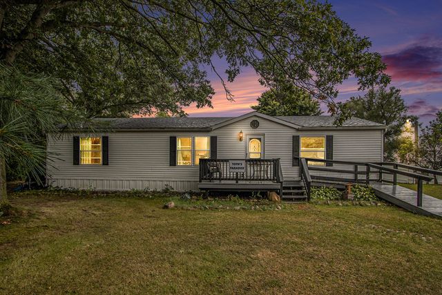 60651 Bert Rd, Colon, MI 49040
