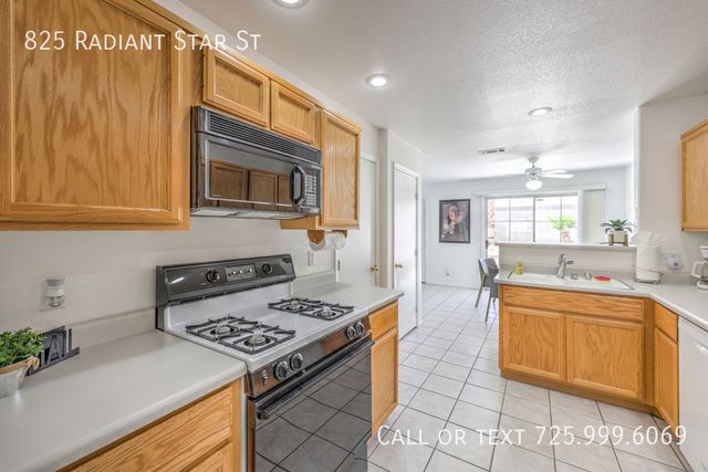 825 Radiant Star St, Las Vegas, NV 89145
