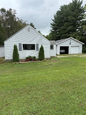 2142 Meadville Rd, Titusville, PA 16354
