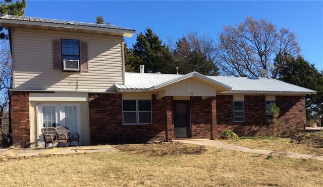 209 Pine Ridge Cir, Poteau, OK 74953