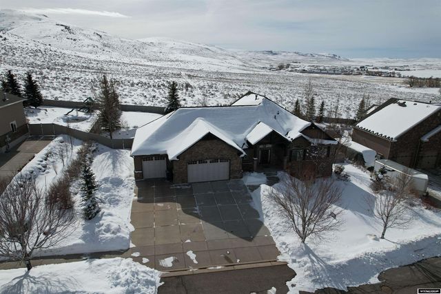 211 Kingfisher Ave, Evanston, WY 82930