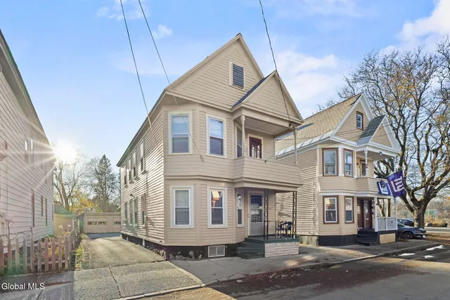 19 Ingersoll Avenue, Schenectady, NY 12305
