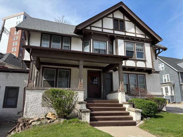 1338 Washtenaw Ave #2, Ann Arbor, MI 48104