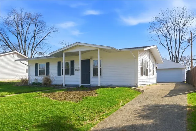 1176 Irmal Dr, Dayton, OH 45432
