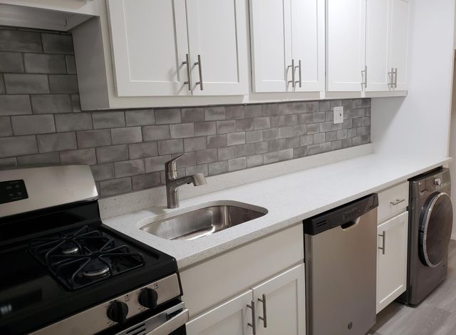 4222 N  Clark St #1, Chicago, IL 60613