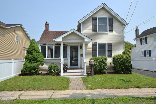 187 Smith Avenue, Islip, NY 11751