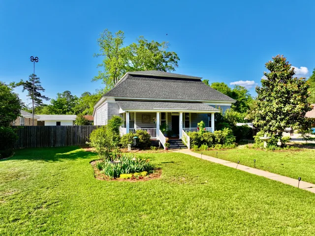 426 W  Clinton St, Jackson, AL 36545