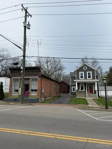 220 E  Sharon Rd, Cincinnati, OH 45246