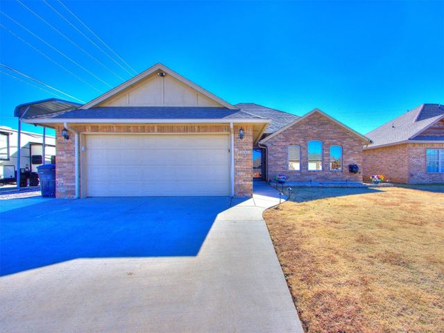 804 SW 10th St, Moore, OK 73160