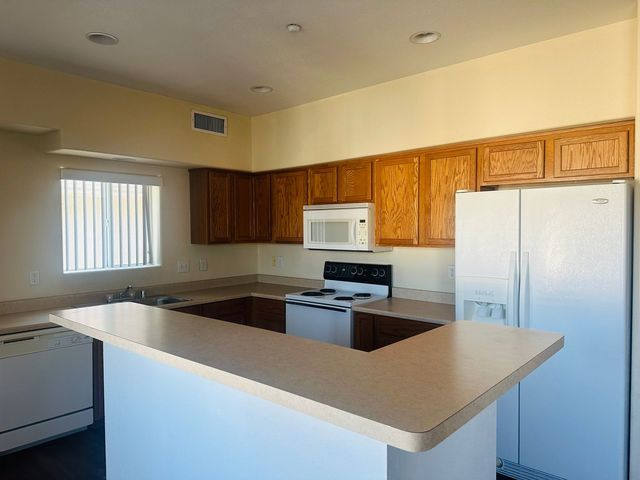 1765 Central Ave #1102, Bullhead City, AZ 86442