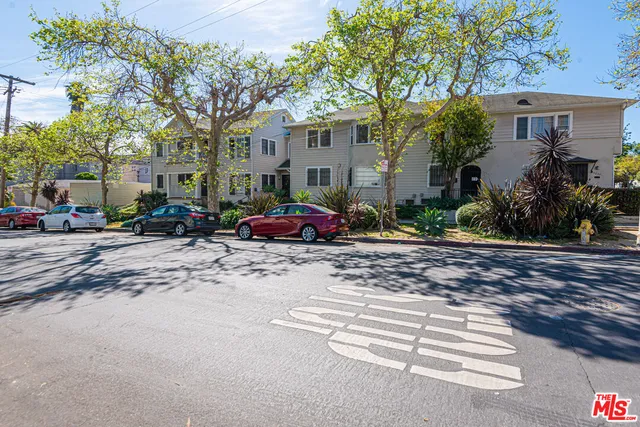 3220 W  2nd St, Los Angeles, CA 90004