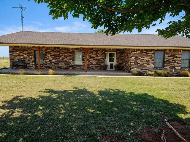 11554 N  1970th Rd, Elk City, OK 73644