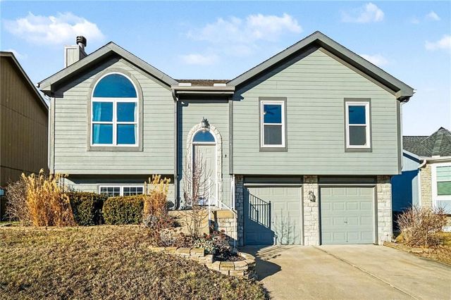 8640 NE 115th Ter, Kansas City, MO 64157