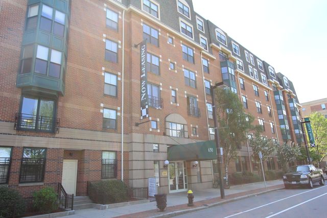 650 Columbus Ave #113, Boston, MA 02118