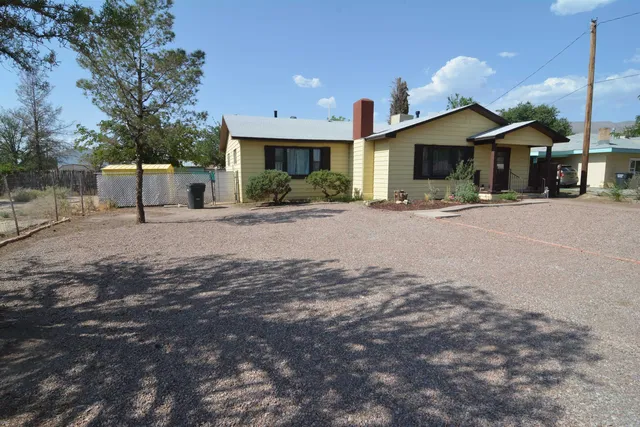 607 16th St, Alamogordo, NM 88310