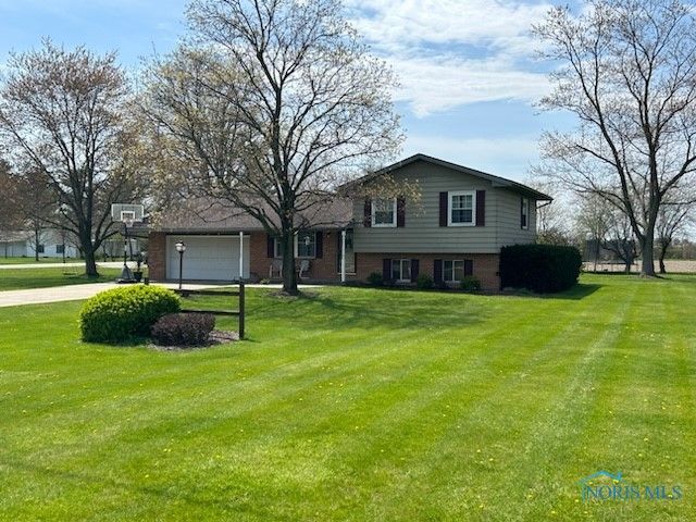 R 21 County Rd   #17, Napoleon, OH 43545