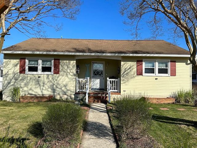 887 Spruce St, Cape May, NJ 08204