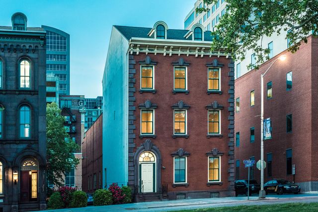 17 N  Front St #B, Harrisburg, PA 17101