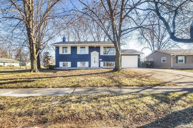 7423 Pinedale Dr, Fort Wayne, IN 46819