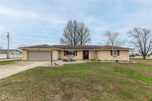 5194 Heckathorn Rd, Brookville, OH 45309