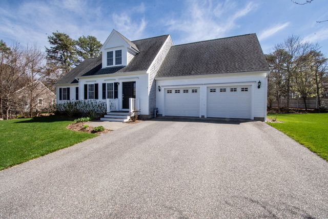 3 Doves Wing Road, South Yarmouth, MA 02664