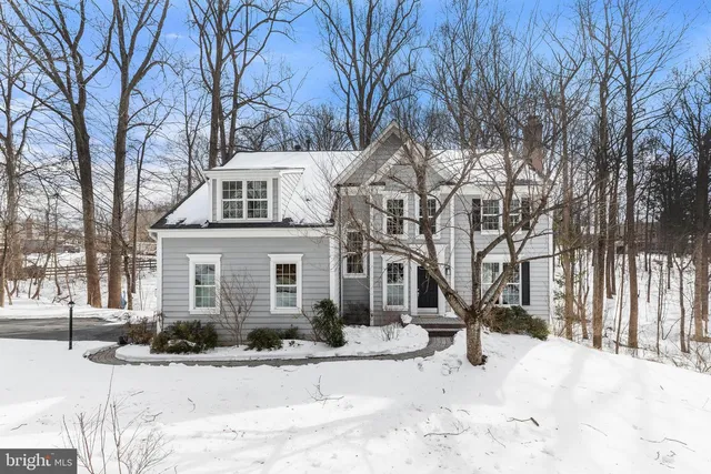 6831 Caravan Ct, Columbia, MD 21044