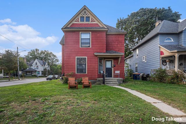 556 Lyon St NE, Grand Rapids, MI 49503
