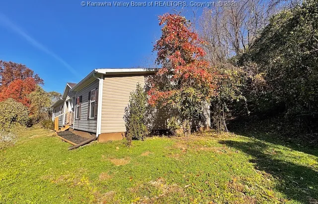 5173 Cherry Lawn Rd, Huntington, WV 25705
