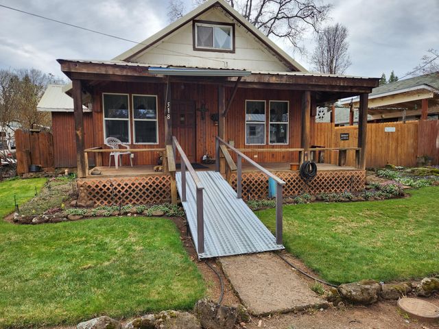 518 Main St, Butte Falls, OR 97522