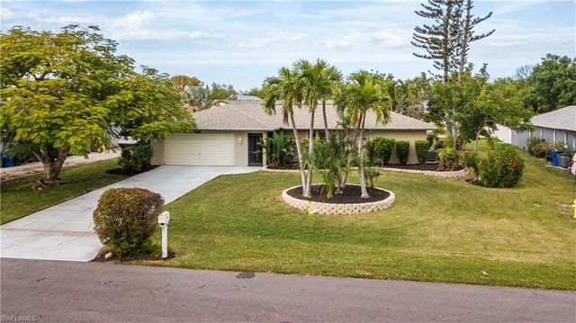 5794 Inverness Cir, North Fort Myers, FL 33903