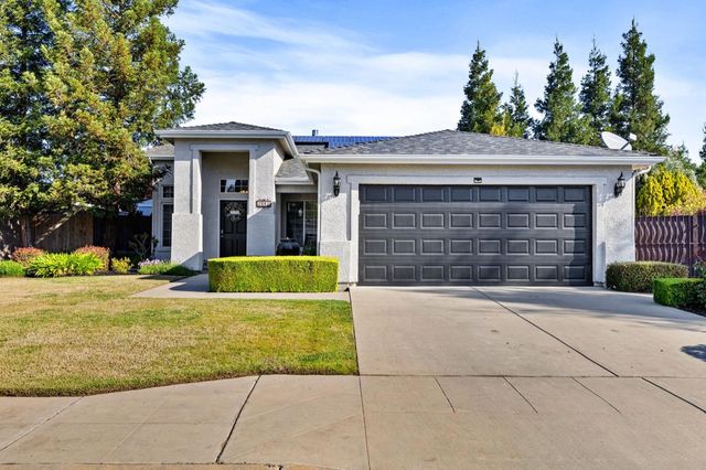 2661 Sierra Madre Ave, Clovis, CA 93611