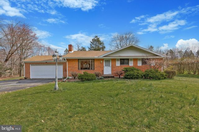 6598 Faith Ave, Coopersburg, PA 18036