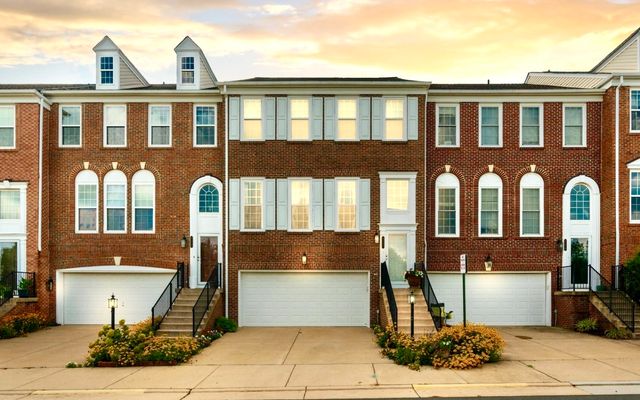8257 Purple Lilac Ct, Lorton, VA 22079