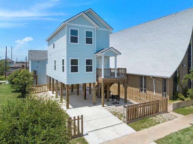 3610 Sealy St, Galveston, TX 77550