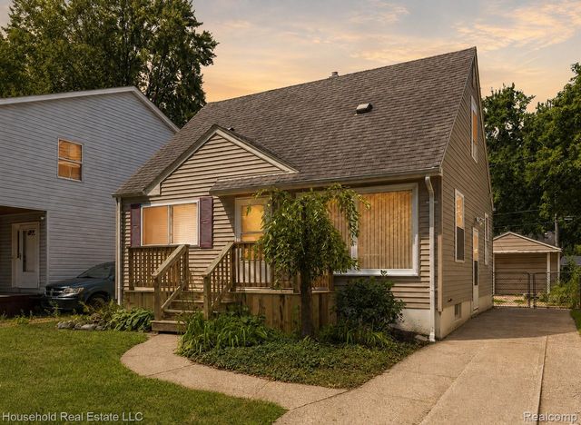 18483 Negaunee, Redford, MI 48240