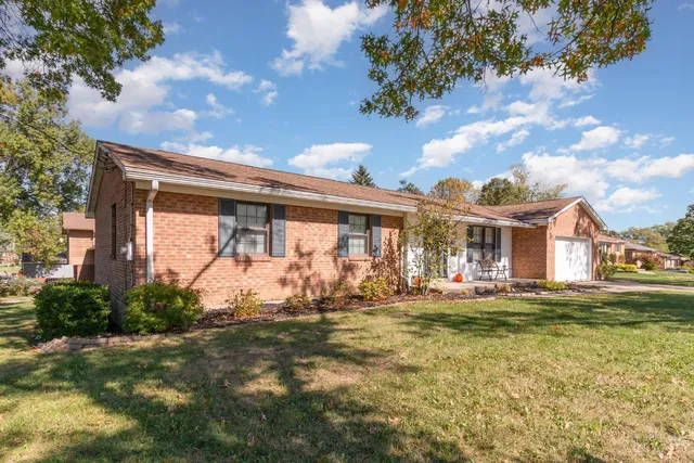 3398 Stevie Ln, Cincinnati, OH 45239