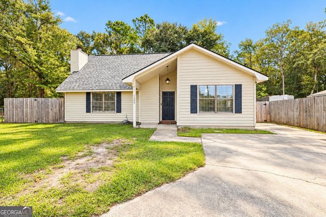 1334 Forest Lake Dr, Hinesville, GA 31313