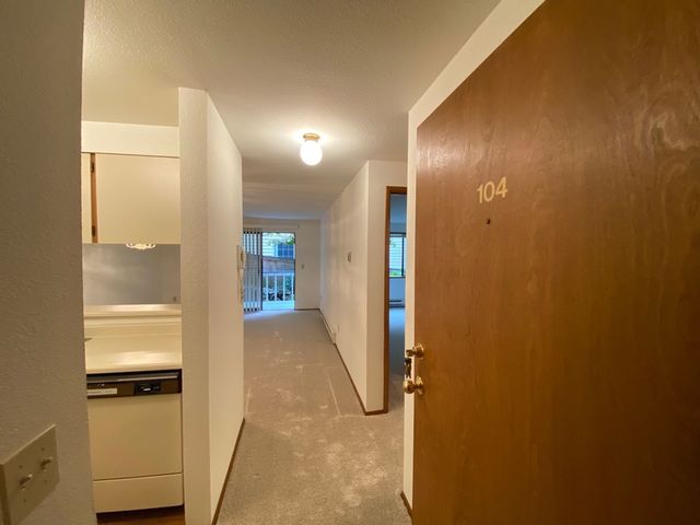 12542 35th Ave  NE #104, Seattle, WA 98125
