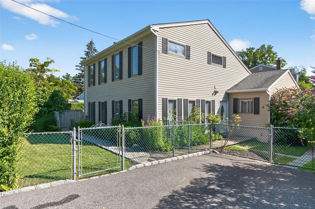 11743 Homes For Sale & 11743 Real Estate - 107 Homes | Trulia