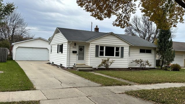 332 S  Karlyn St, Kimberly, WI 54136