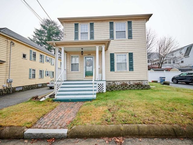 459 Andover St, Lowell, MA 01852