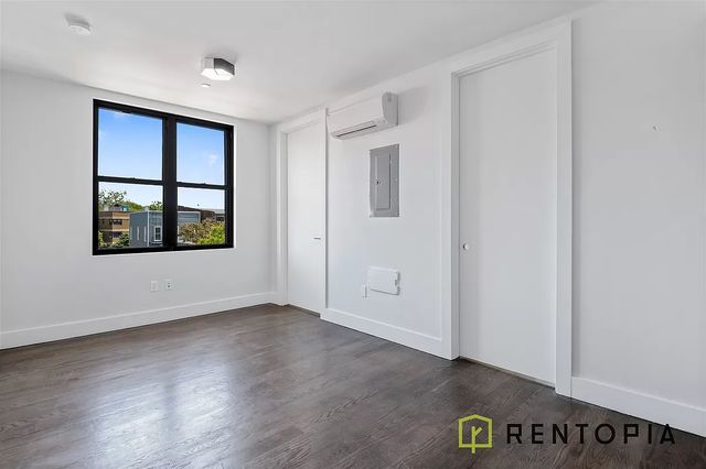 64 Stagg St   #1D, Brooklyn, NY 11206
