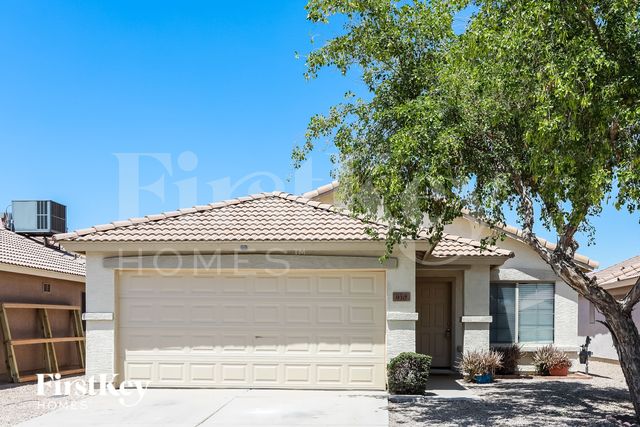 930 E  Nardini St, San Tan Valley, AZ 85140
