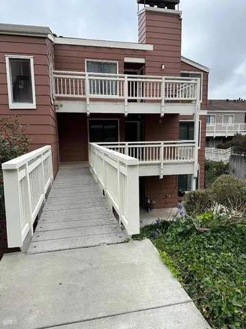 808 Red Leaf Ct, San Francisco, CA 94134