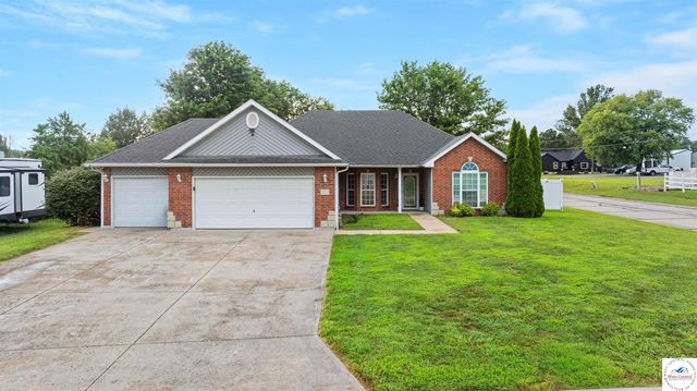 3205 Sandstone St, Sedalia, MO 65301