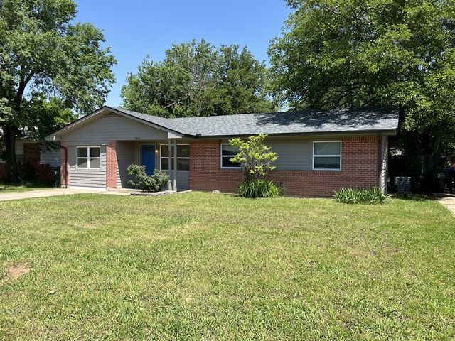 703 Terry Dr, Norman, OK 73069