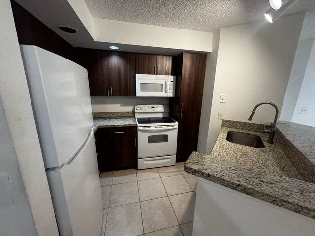 3370 Pinewalk Dr N #1213-1, Pompano Beach, FL 33063