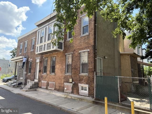 813 N  4th St, Camden, NJ 08102