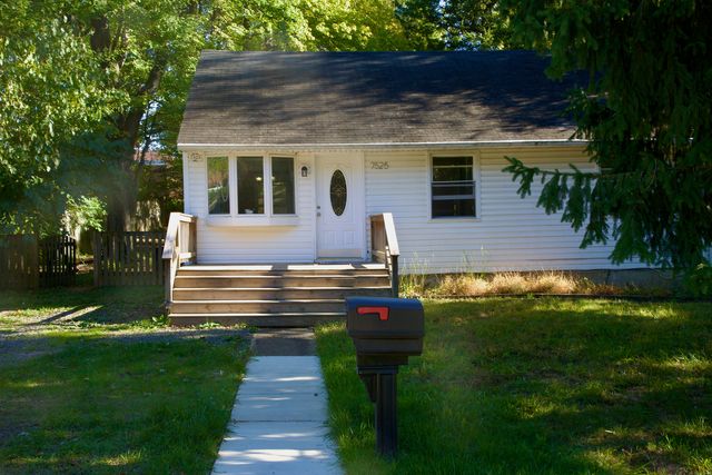 7525 Magarity Rd, Falls Church, VA 22043