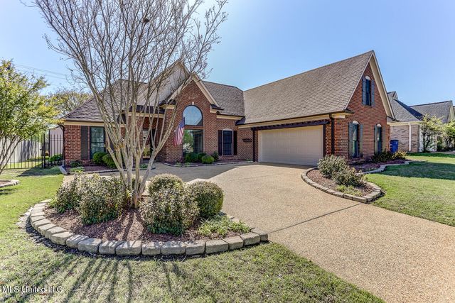 7800 Alexanders Crossing Dr, Olive Branch, MS 38654
